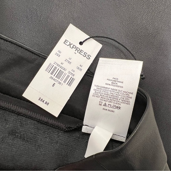 NWT Mini Skirt by Express, Black | Women’s Size 6 - Picture 3 of 6